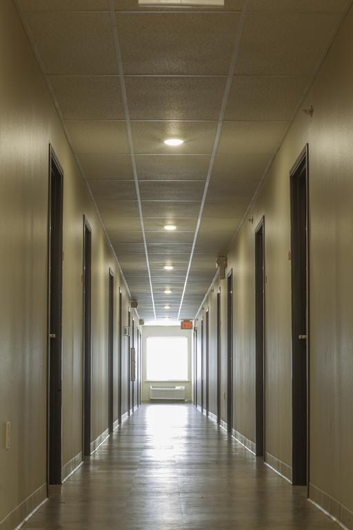 Woodspring Suites Williston Eksteriør billede